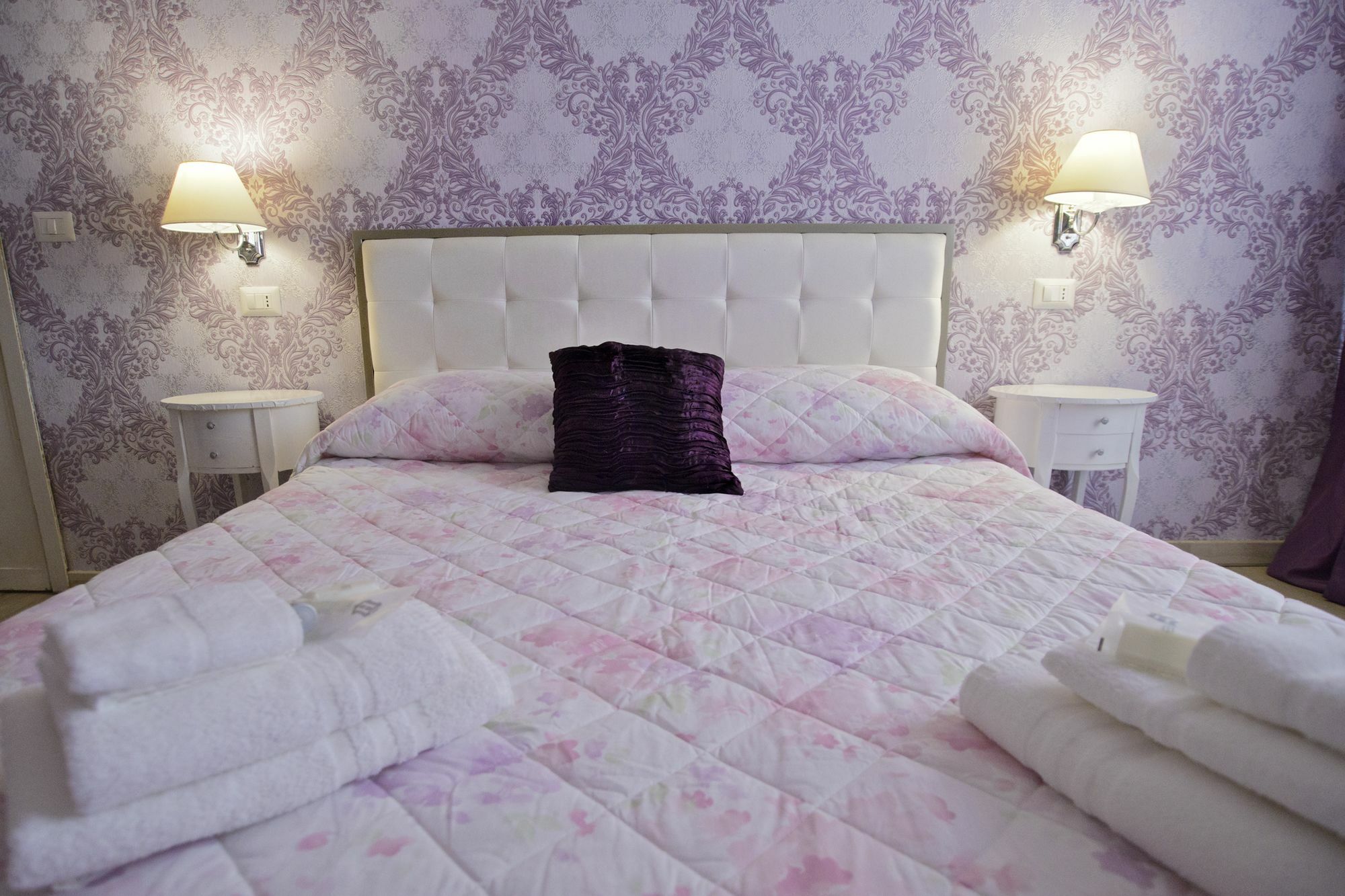 Vatican Rooms Accommodation Рим Экстерьер фото