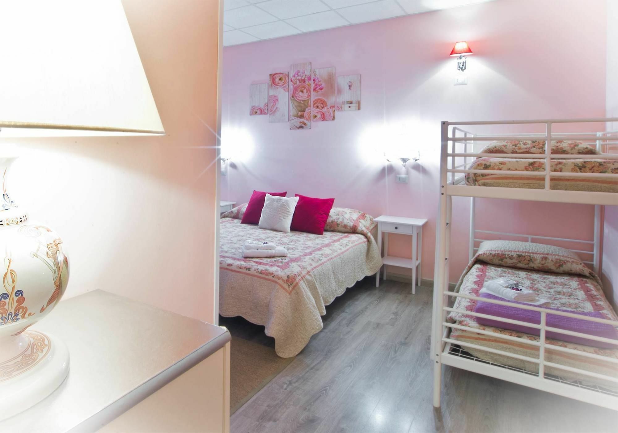 Vatican Rooms Accommodation Рим Экстерьер фото